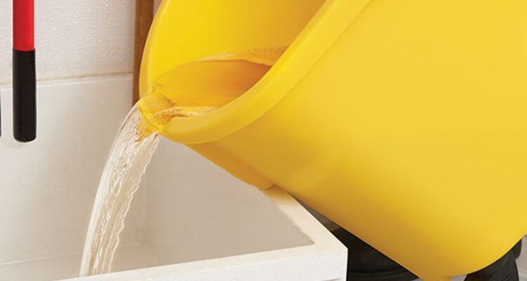 WAVEBRAKE® 35 QT SIDE-PRESS BUCKET AND WRINGER, YELLOW - Image 3
